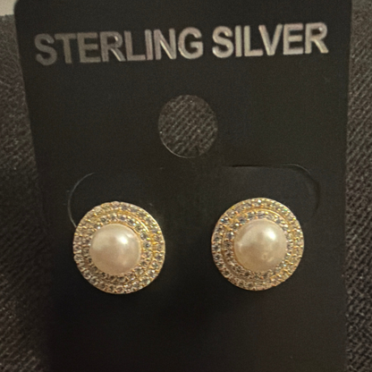 Pearl Diamond earrings ￼